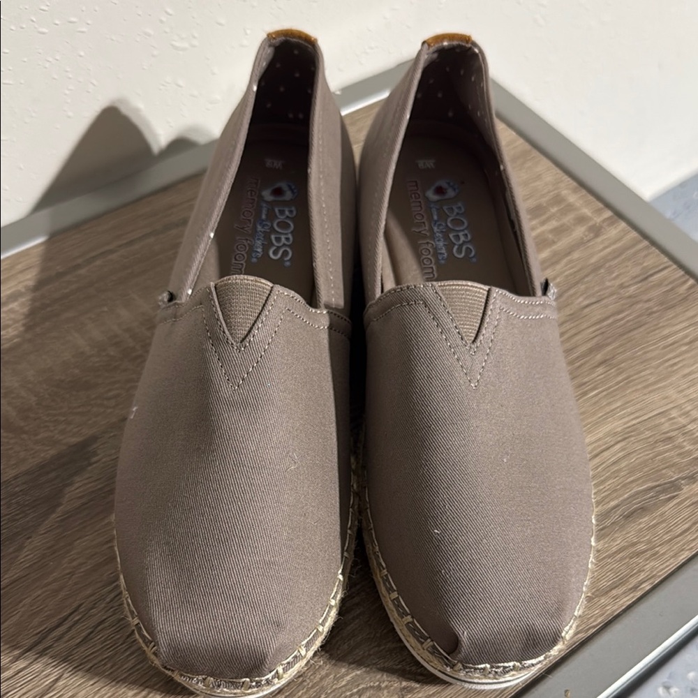 Brand new Skechers Brown Slip-On with Memory foam size US9